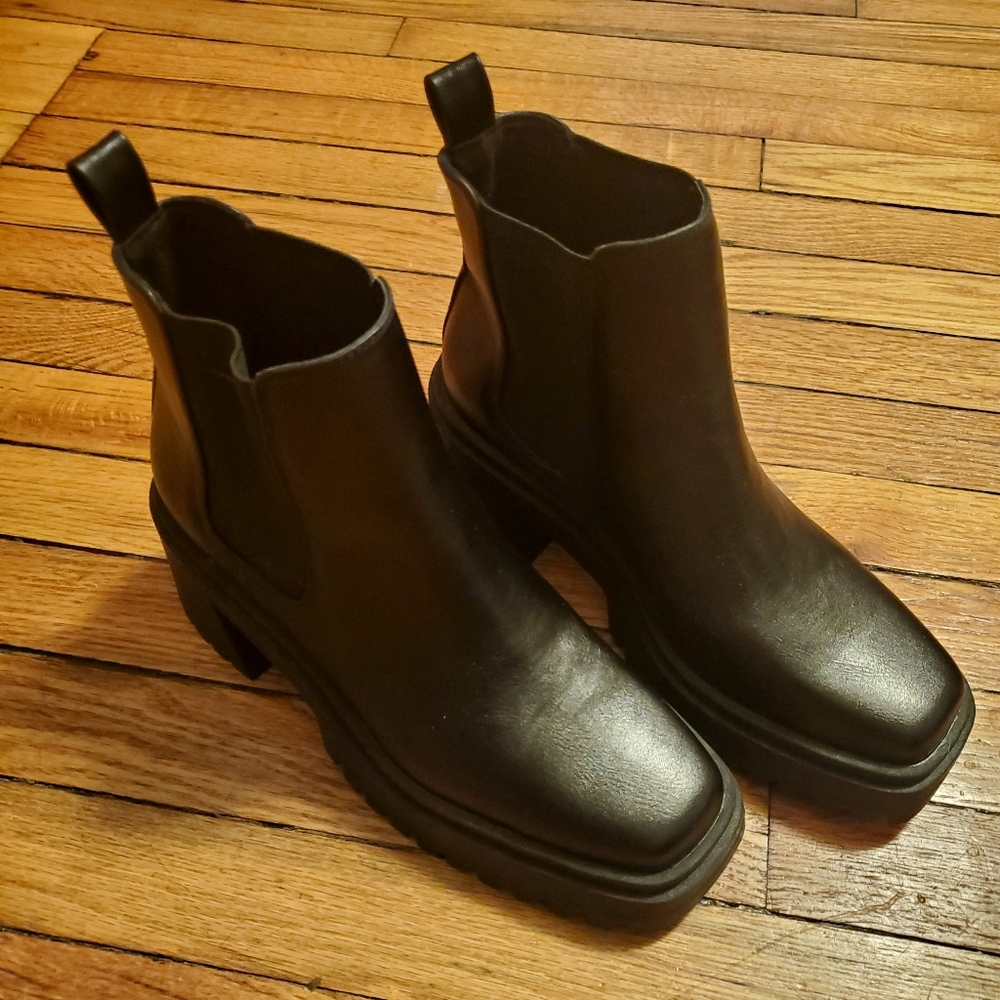 NWOT Madden Girl Triumph Lug-Sole Chelsea Booties